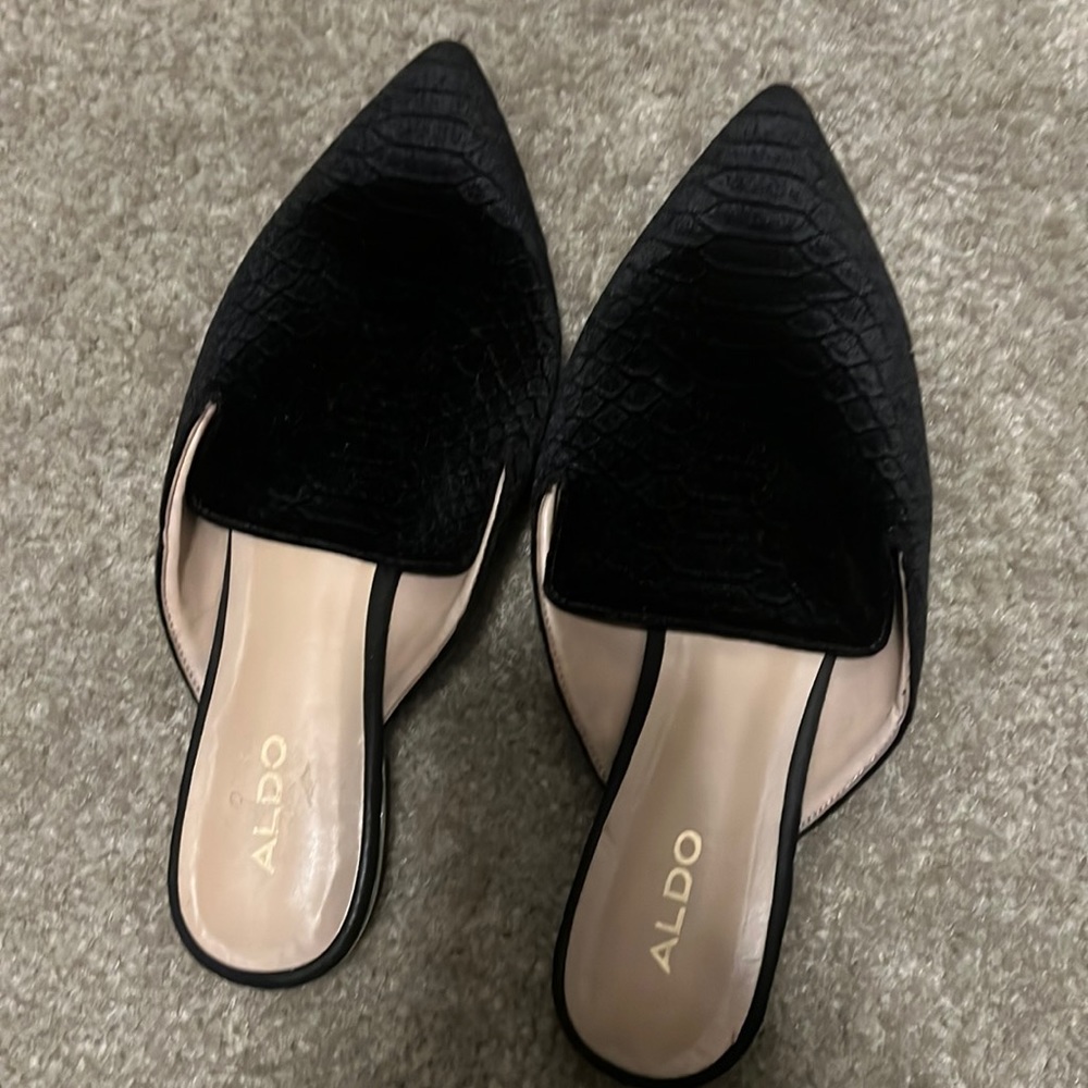 Aldo size 8 slip on black mules/loafers